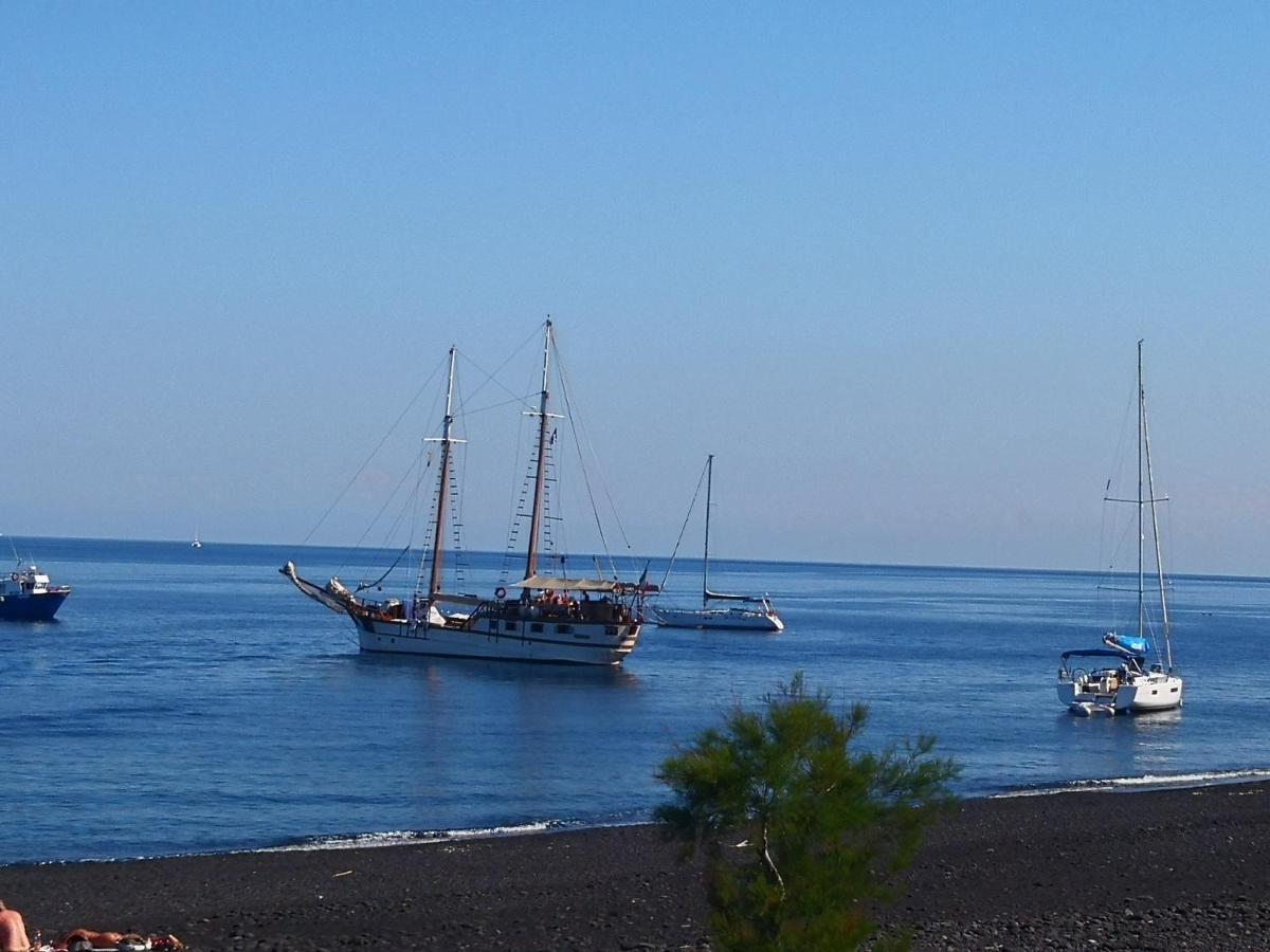 Villa Ginestra Sulla Spiaggia Di Стромболи Екстериор снимка