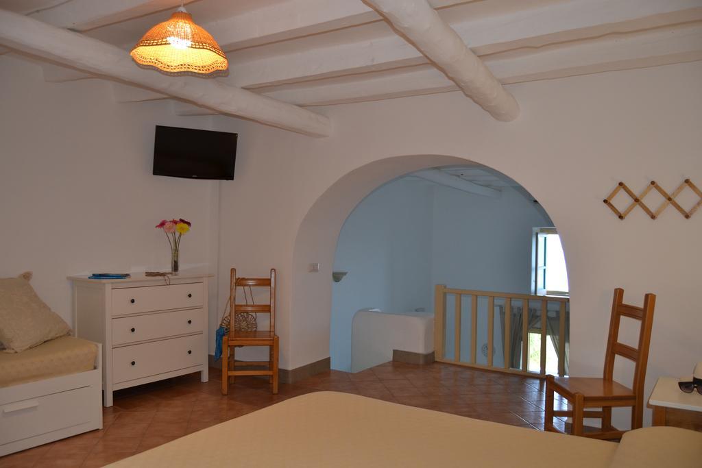 Villa Ginestra Sulla Spiaggia Di Стромболи Екстериор снимка